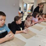 Ulepione z różnej gliny – warsztaty w Filii nr 5