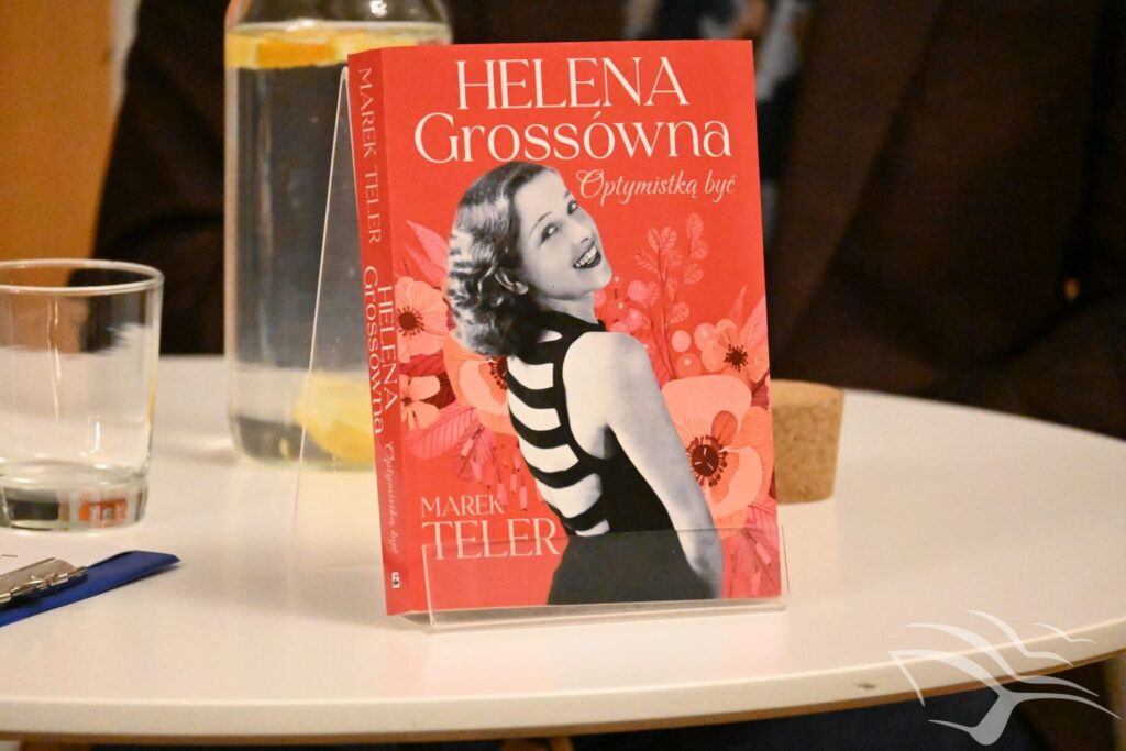 Książka Marka Telera pt. „Helena Grossówna. Optymistką być”. Na okładce książki wizerunek Heleny Grossównej.